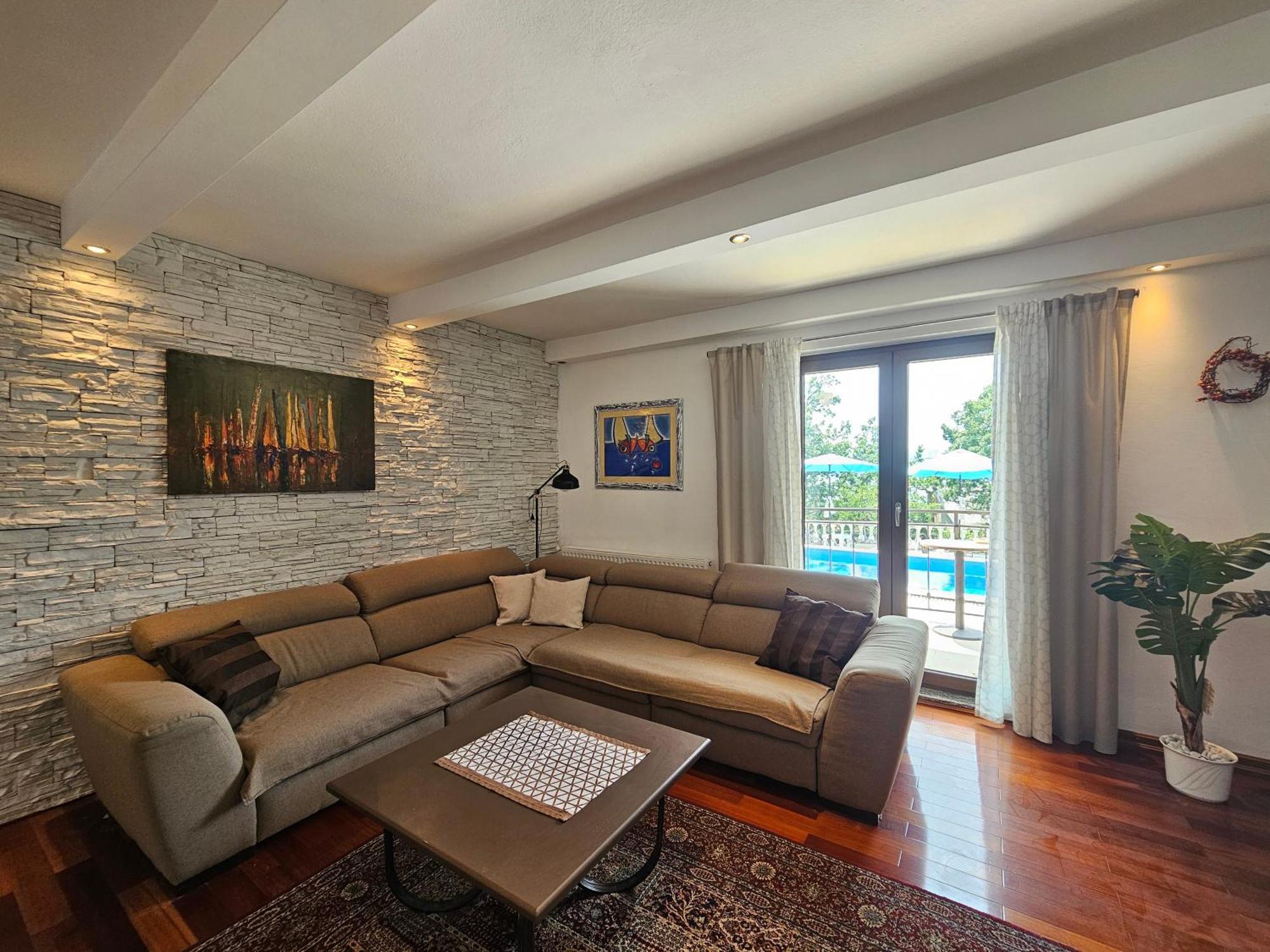 Apartments Villa Vera Novi Vinodolski Exterior photo