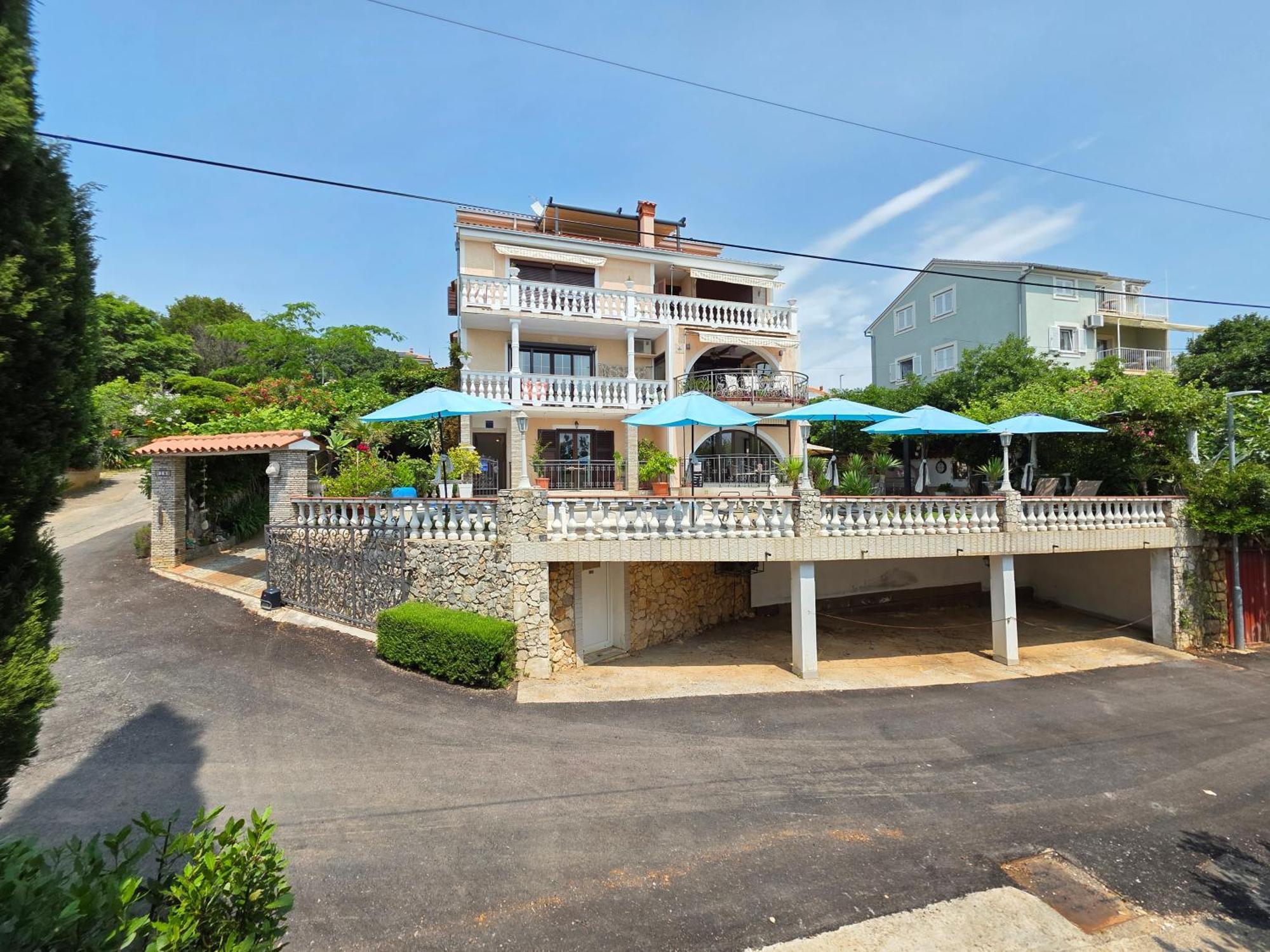 Apartments Villa Vera Novi Vinodolski Exterior photo