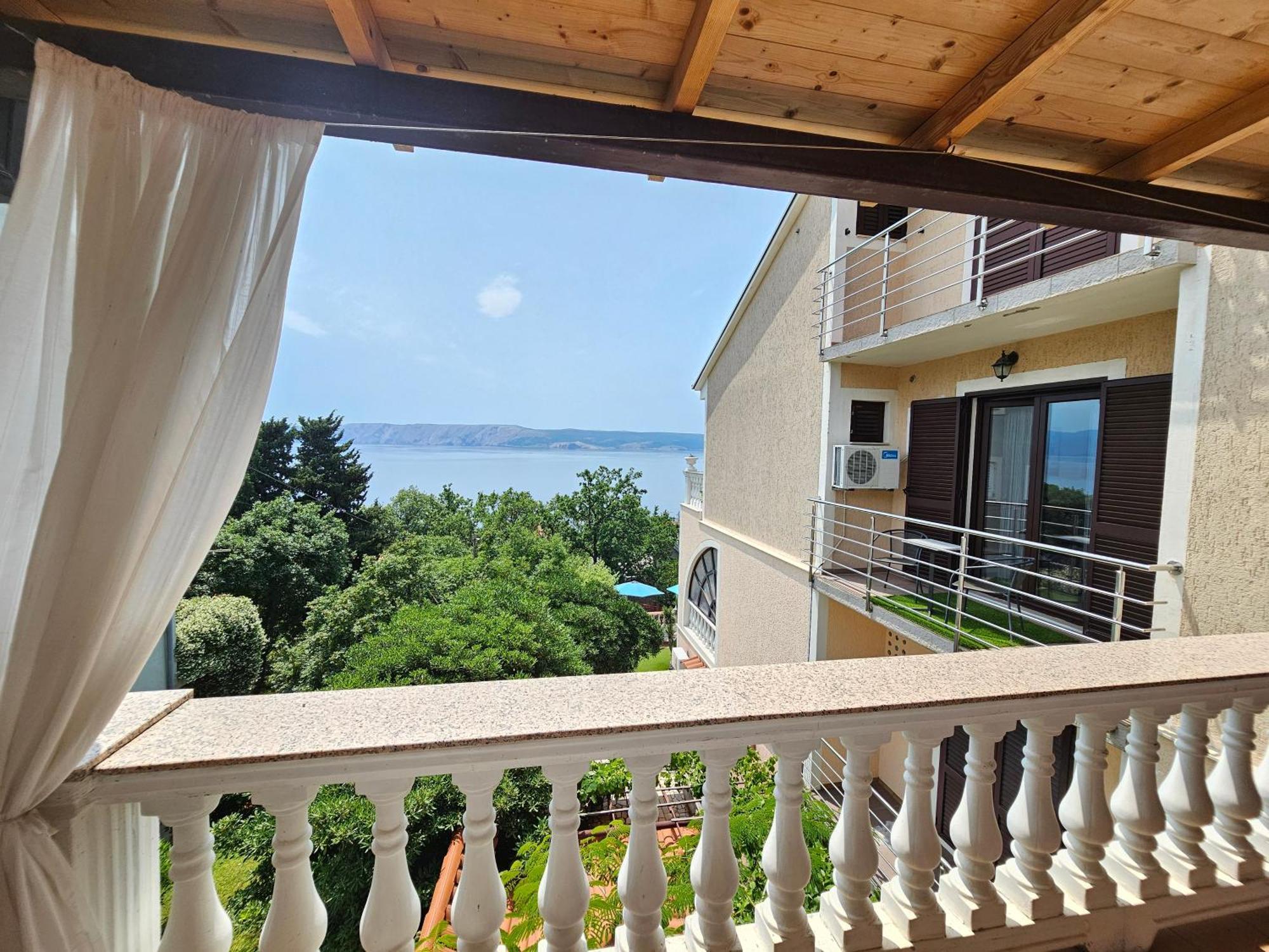 Apartments Villa Vera Novi Vinodolski Exterior photo