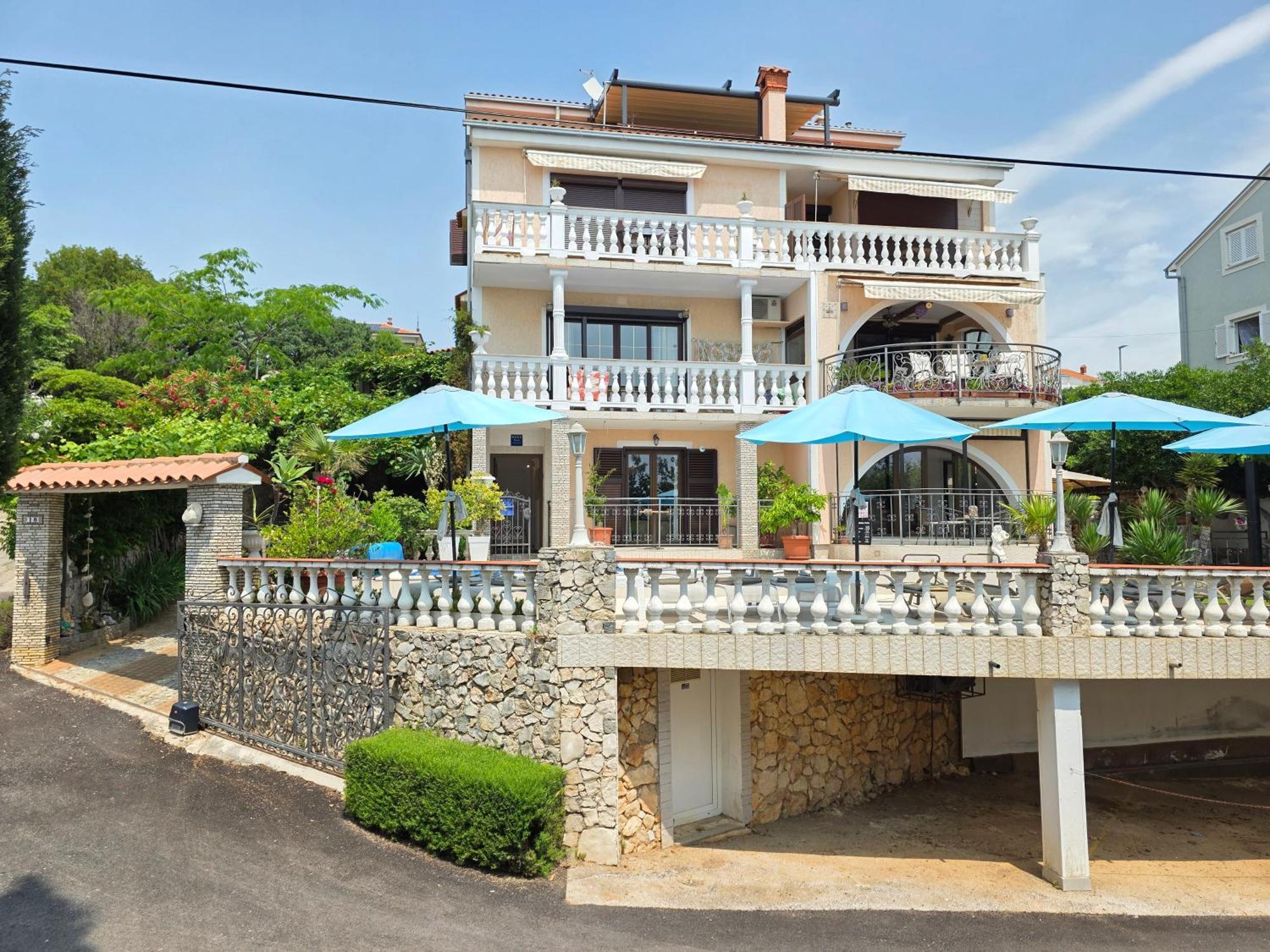 Apartments Villa Vera Novi Vinodolski Exterior photo